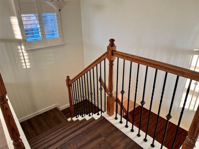 Building Photo - 408 Wolf Creek Way