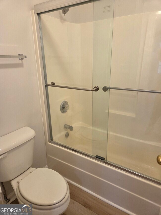 Building Photo - 14 Huntington Dr