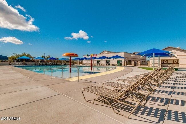 Building Photo - 32934 N Cherry Creek Rd