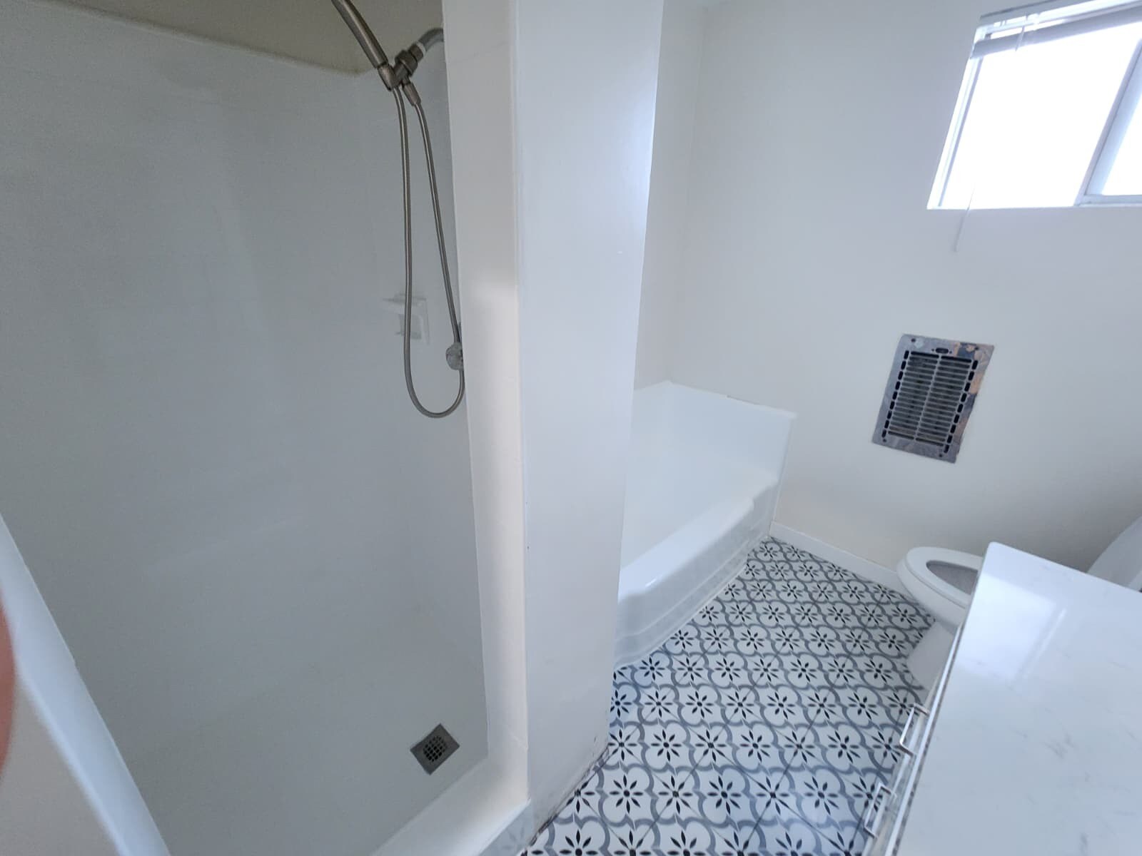 Building Photo - 1414 S Orange Grove Ave