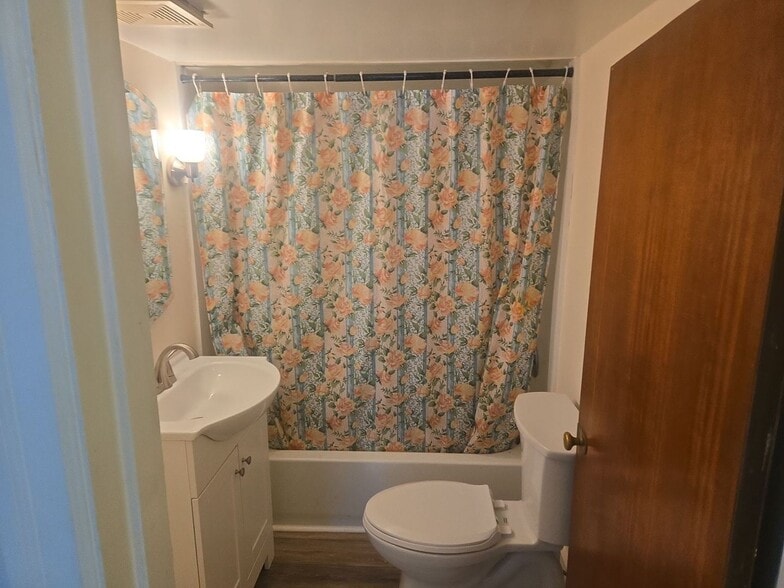 Building Photo - 323 Highland Ave