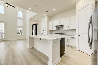 Building Photo - 19718 Curved Steel Dr