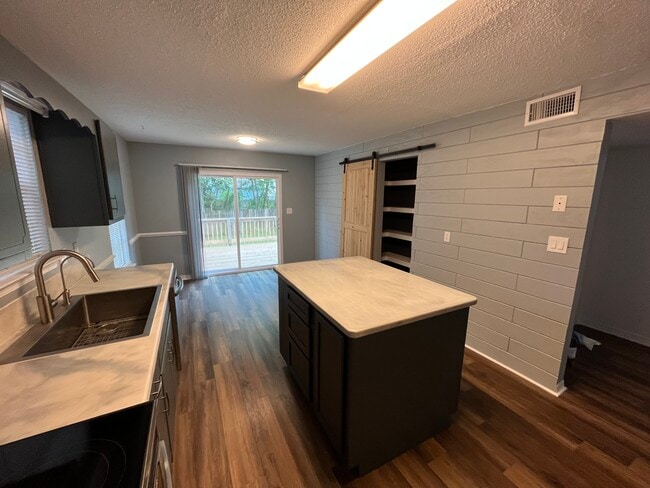 Building Photo - 377 Brookwood Blvd
