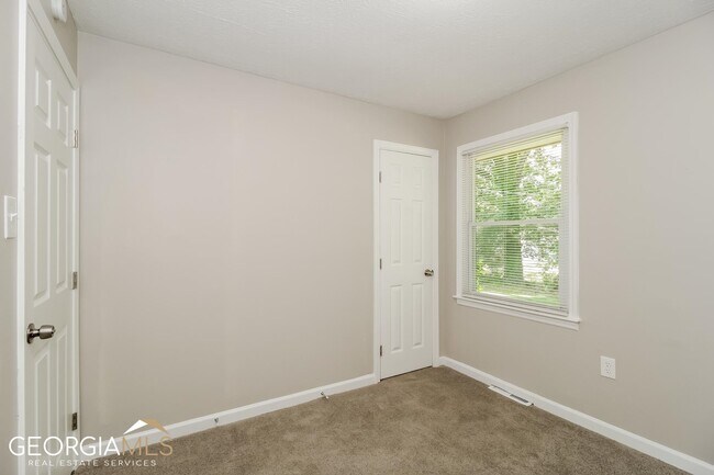 Building Photo - 1531 Prospect Rd