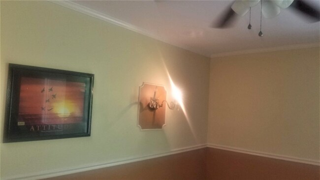 Building Photo - "Charming 2-Bed Condo Retreat in Oxon Hill...