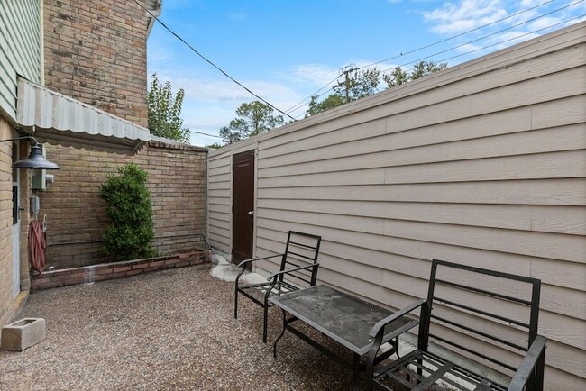 Building Photo - 10728 Briar Forest Dr