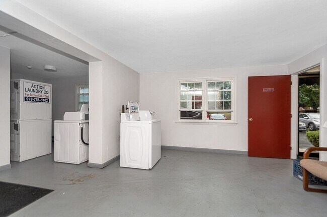 Building Photo - 180 Tyngsboro Rd