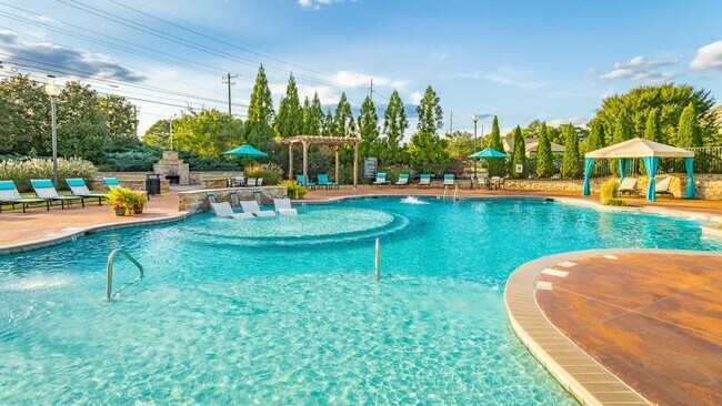 Building Photo - 1 Old Fairway Rd