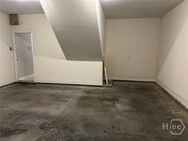 Building Photo - 168 Carlisle Way