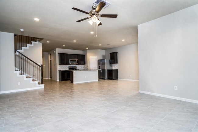 Building Photo - 5502 Pleasant Falls Dr