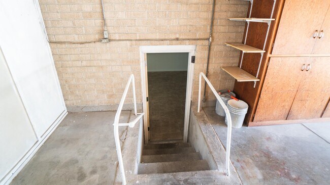 Building Photo - 5558 S Somerset Way