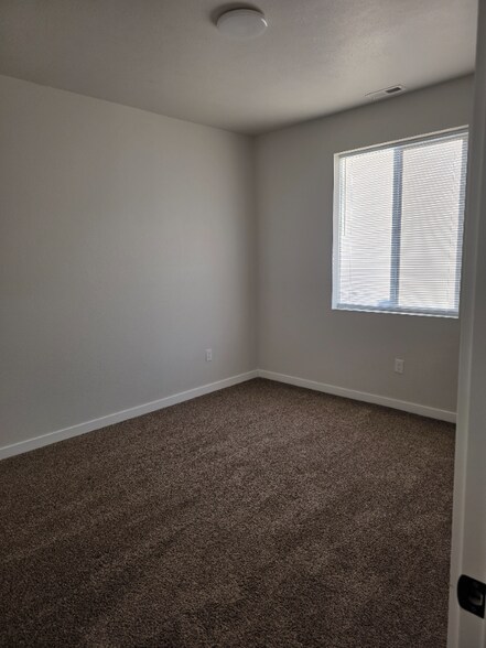 Building Photo - 10310 E Augusta Ct