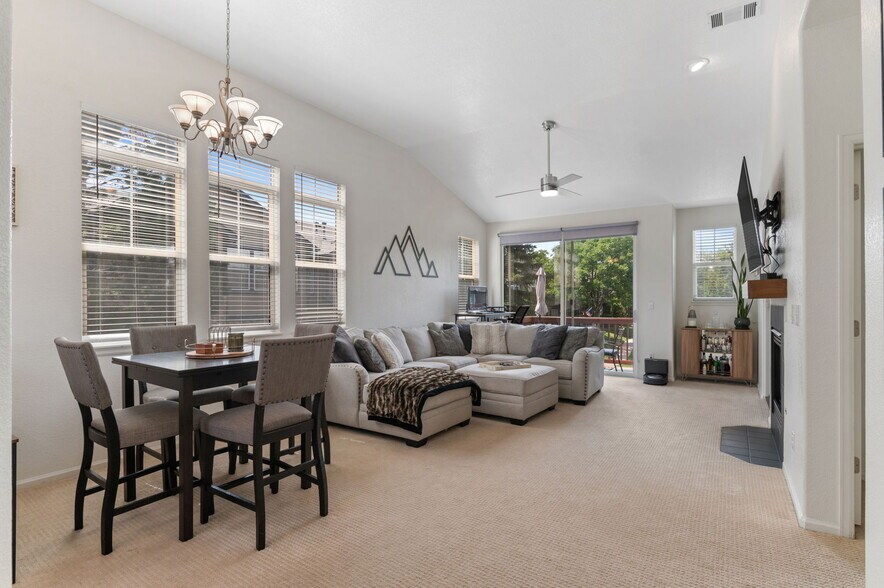 Building Photo - 2192 S Fulton Cir