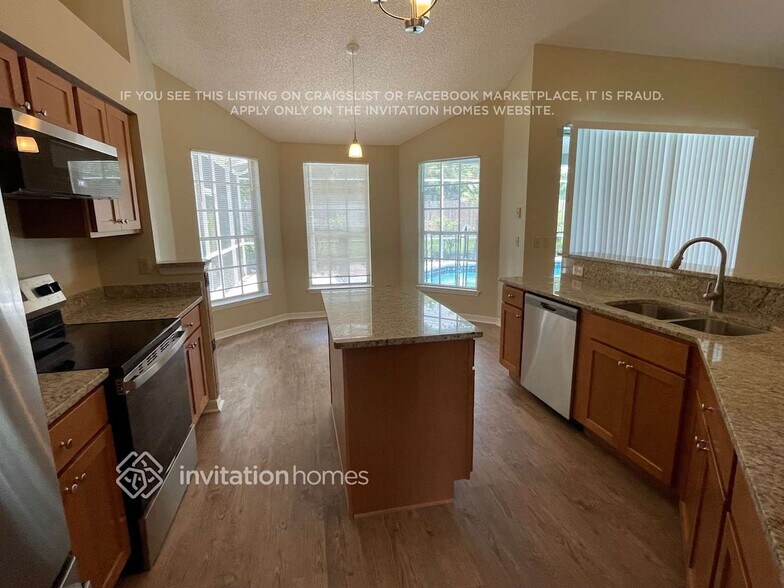 Building Photo - 1440 Oberlin Terrace