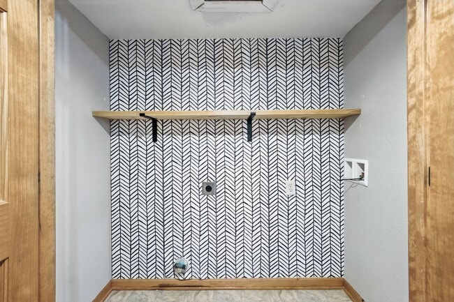 Building Photo - Beautiful Single Family Home, Sutter Woods...