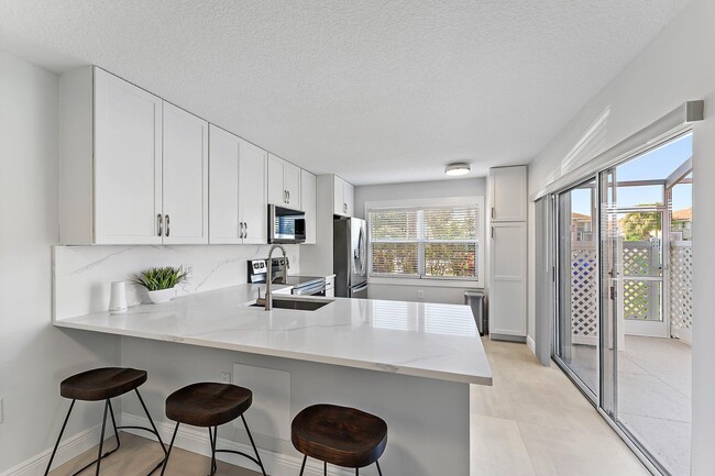Building Photo - 3397 SW Sunset Trace Cir