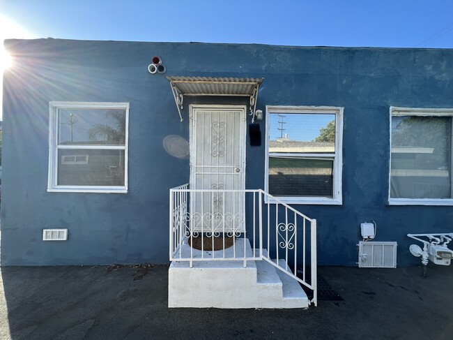 Front door - 3150 Casitas Ave