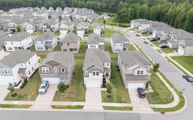 Building Photo - 304 Wilbur Lake Dr