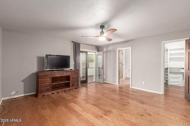 Building Photo - 239 E Aster Dr