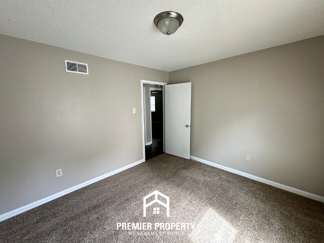 Building Photo - Quiet 3BR/2BA Cove in 38141 | Vaulted Ceilings, Fireplace & 2-Car Garage