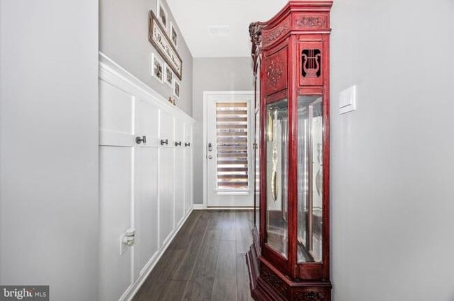 Building Photo - 867 Amity St