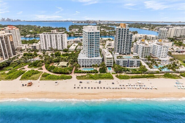 Building Photo - 6515 Collins Ave