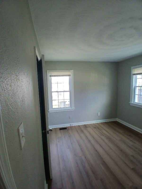 Building Photo - 612 Lee St