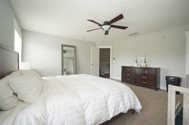 Building Photo - 8815 Royal Enclave Blvd