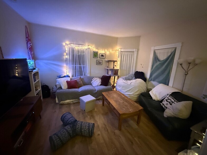 Building Photo - 22 Greene St