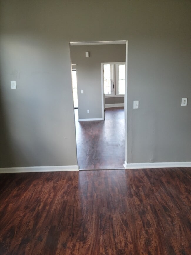 Building Photo - 2273 Mayville Pl