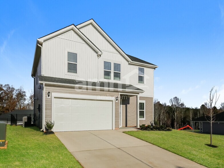 Building Photo - 307 Granby Trl