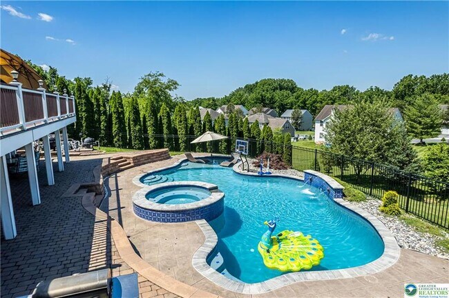 Building Photo - 202 McNair Cir