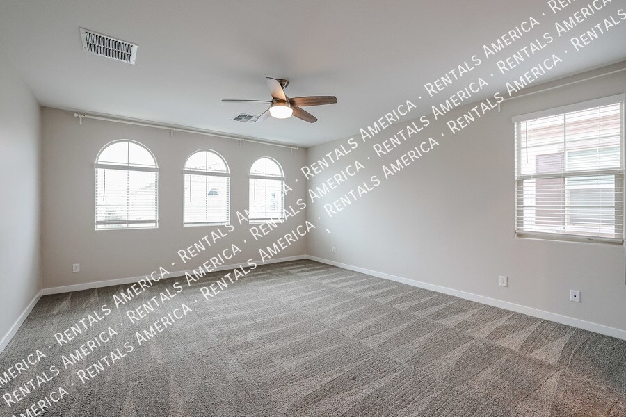 Building Photo - 1103 E Newland Dr