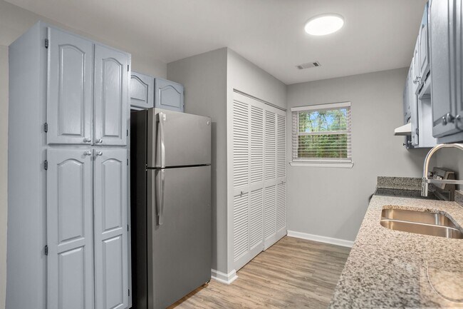 Building Photo - Port Royal SC Rental