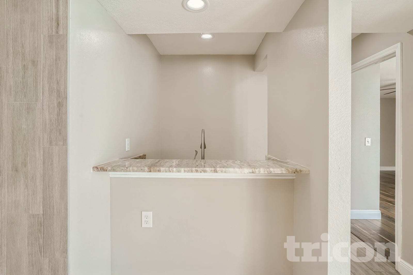 Building Photo - 9406 Pebble Glen Ave