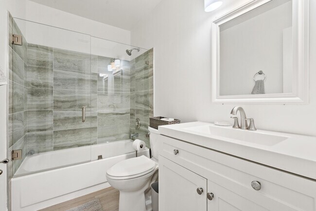 Building Photo - 6721 Bridlewood Ct