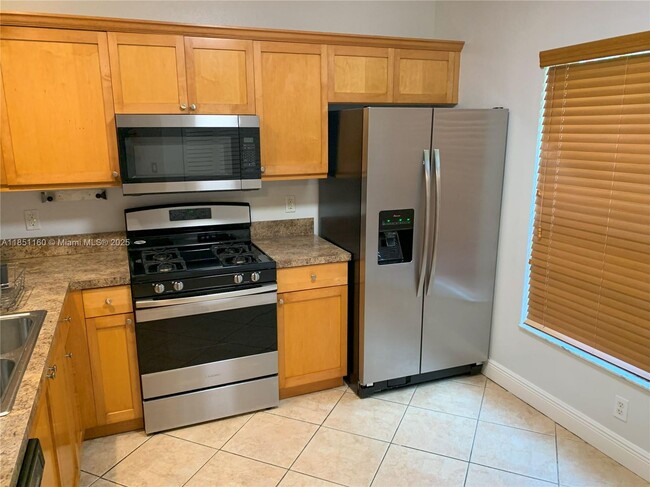 Building Photo - 10911 Jewel Box Ln