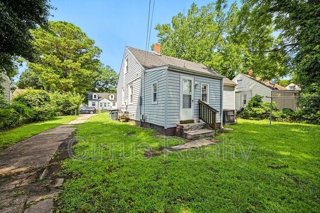 Building Photo - 428 Melville Rd