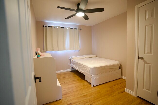 Building Photo - 303 Quebec St