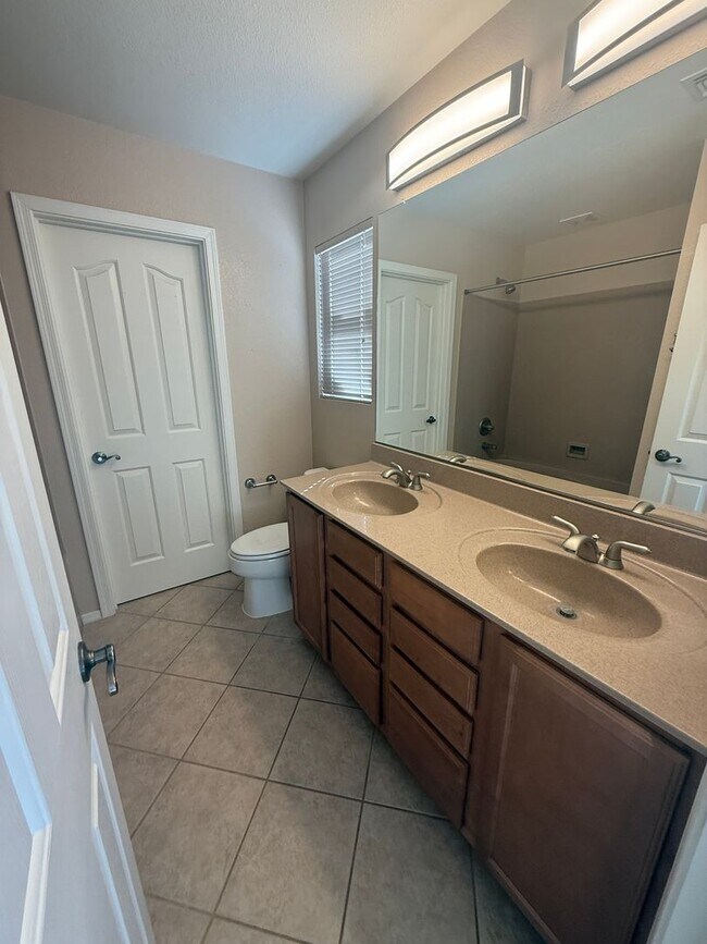 Building Photo - AVAILABLE NOW!  Beautiful 3BD/3BA North West HOME Resort-Style Living Across from Omni Tucson Nat...