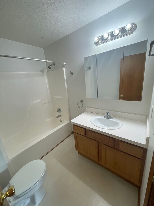 Building Photo - 2636 Stadium View Dr