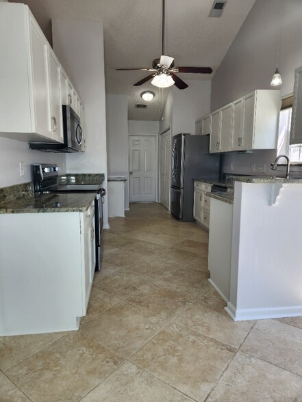 Building Photo - 505 White Hawk Ct