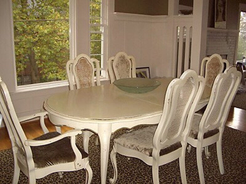 Building Photo - 515 21st Ave E