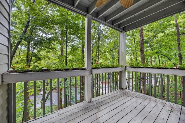 Building Photo - 123 Warm Springs Cir