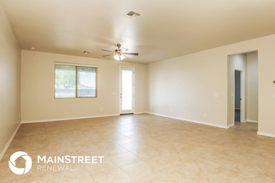 Building Photo - 4710 S 102nd Ln