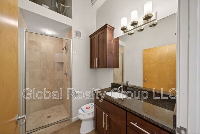 Building Photo - 1339 S Flores St