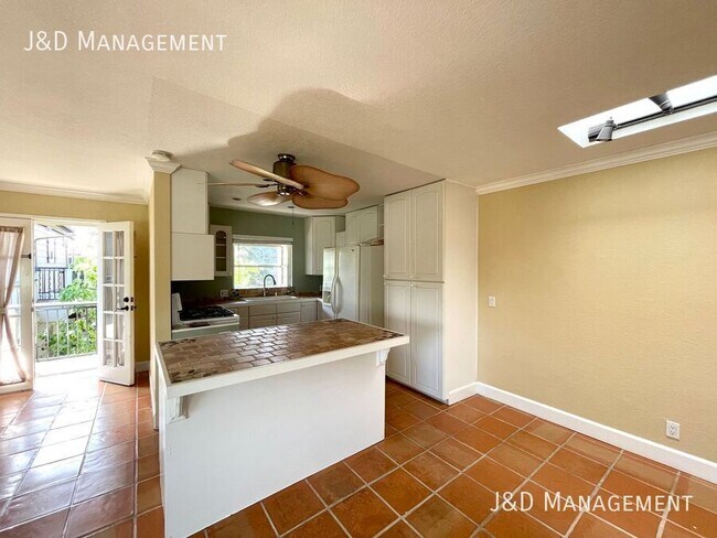 Building Photo - 1762 Hornblend St