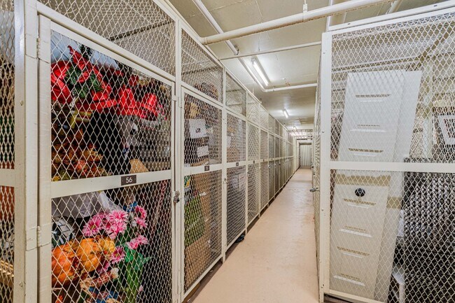 Storage - 1016 S Wayne St
