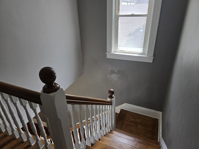 Building Photo - 3936 Mercier St
