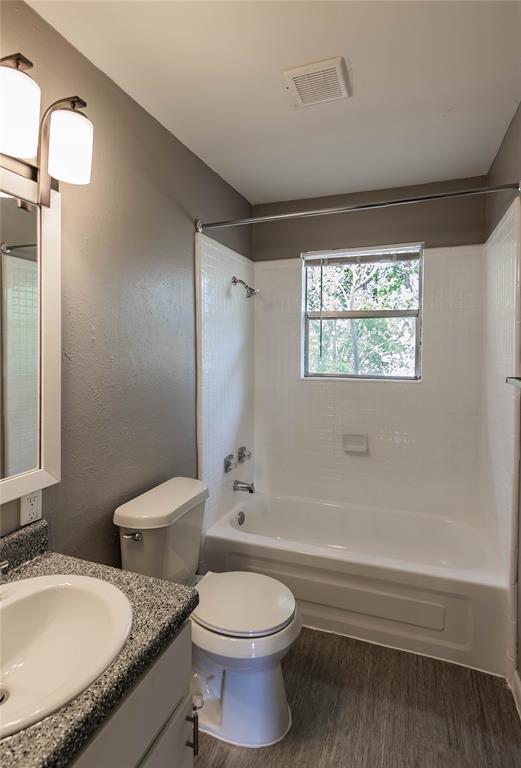 Building Photo - 207 N Cougar Ave